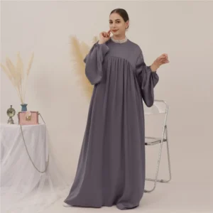 Abaya Fluide Grise à Manches Bouffantes – Tenue Chic Ramadan & Aïd 2026 – Paris, Bruxelles, Casablanca