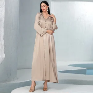 Djellaba de Soirée "Palais Royal" – Satin Émeraude et Broderies Cristallines