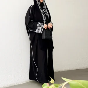 Abaya Dubaï "Contrast Parisien"  Noire et Broderies Géométriques