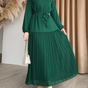 Abaya Moderne Plissée Vert Émeraude –  Élégante avec Ceinture Amovible
